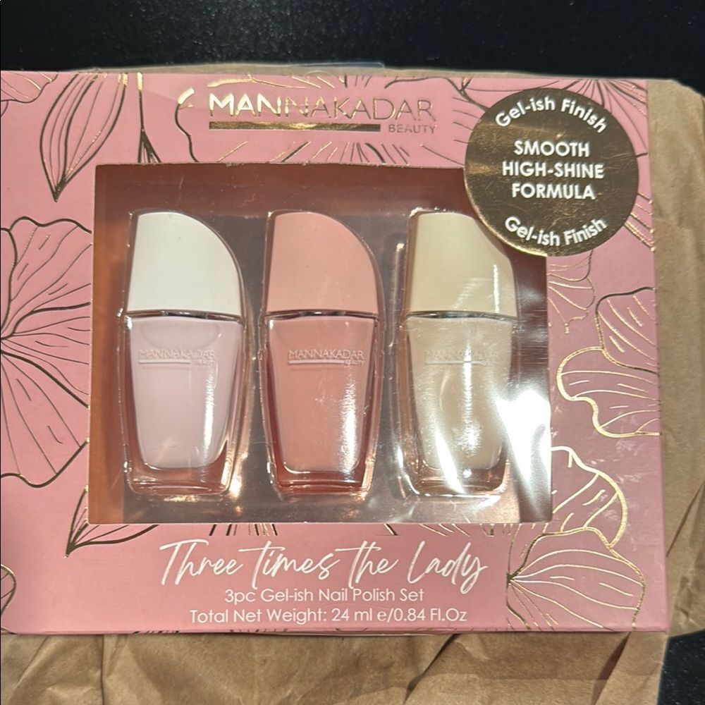 Manna Kadar Pink and Cream Makeup Collection